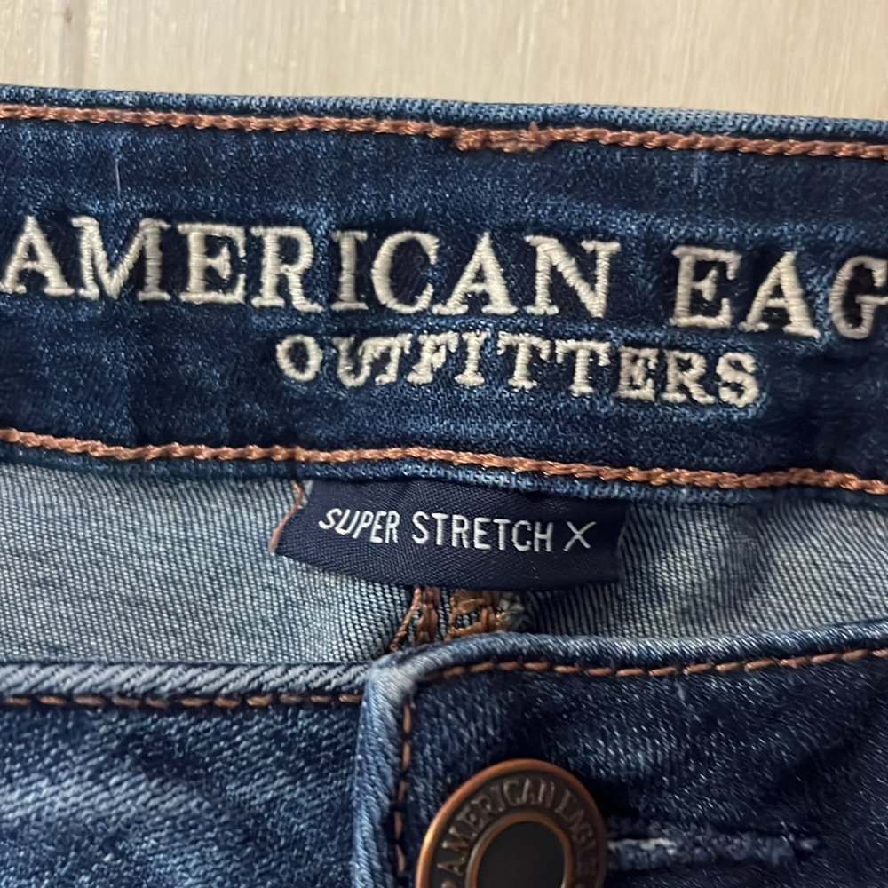 American Eagle Women's Super Stretch Skinny Distressed Jeans Size 4 LONG - Picture 2 of 4